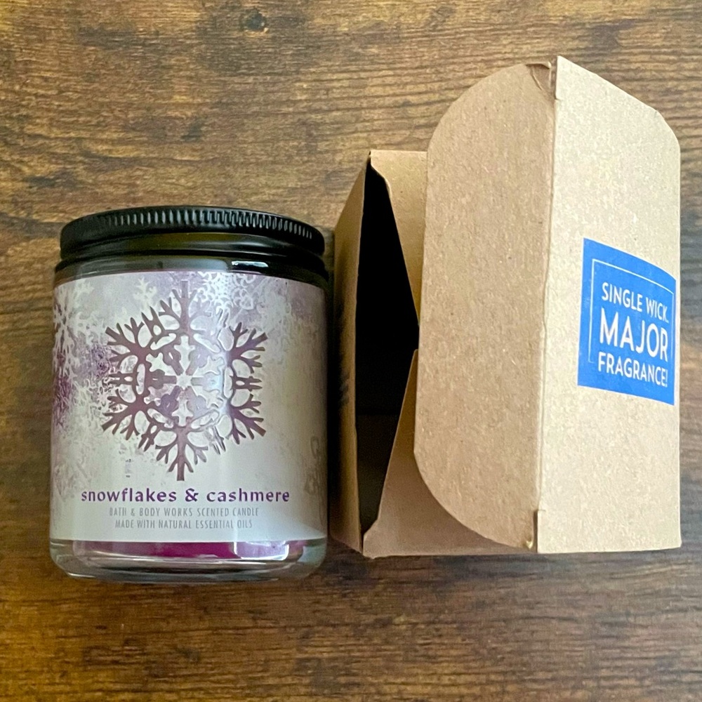 Bath & Body Works 'Snowflakes & Cashmere' Single-Wick Candle, 7 oz, NWT